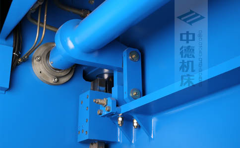 ZDPK-6325配有中德公司最新型扭軸同步裝置，強(qiáng)度高，能調(diào)節(jié)，專利技術(shù).jpg